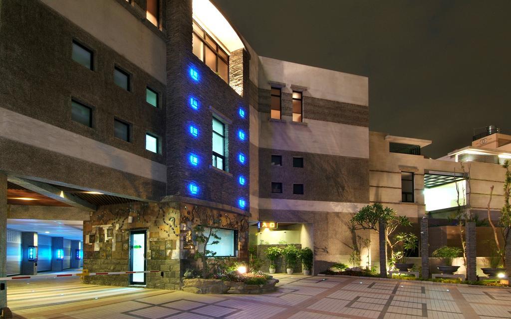 麗登汽車旅館 Kaohsiung Exterior photo